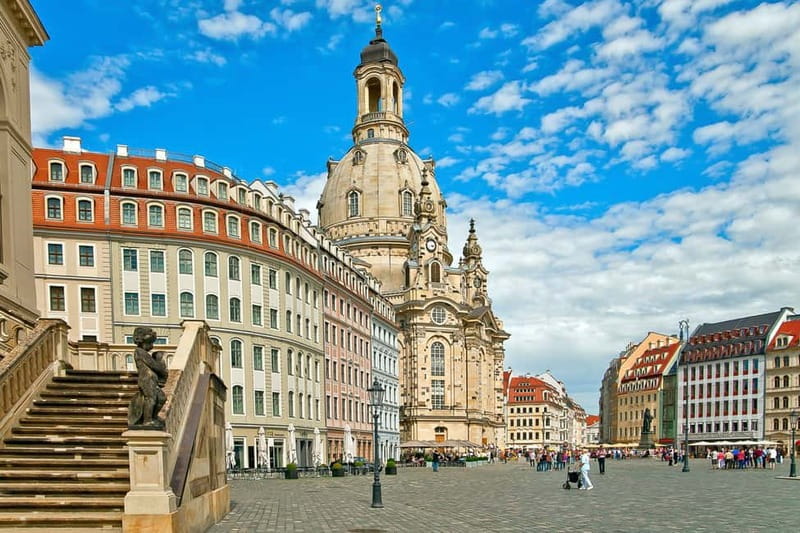 Dresden: City & Semperoper Guided Walking Tour - Meeting at Dresden Castle and finding the start fast