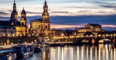 Dresden Old Town - Guided Walking Tour in English - Neumarkt and Frauenkirche: start where the city’s identity is loud