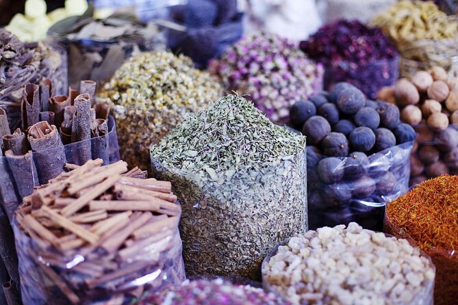 Dubai Souks, Food & Culture Walking Tour - Key Things You’ll Notice on This Tour