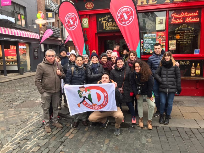 Dublin Highlights: 2.45-Hour Walking Tour in Italian - Trinity College Green to the Henry Grattan Monument: where the story starts