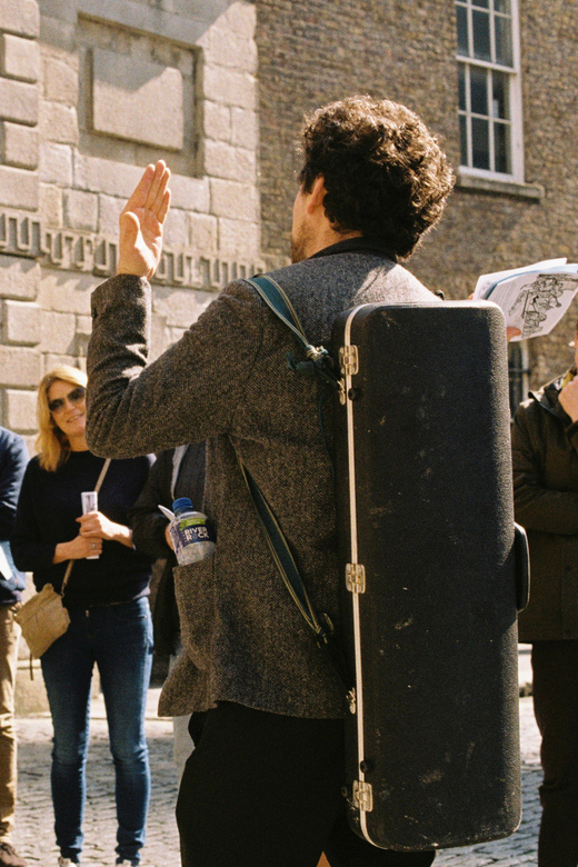 Dublin: Irish Music Walking Tour with Live Performance - How the 2-hour walk usually feels: pacing, pauses, and weather reality