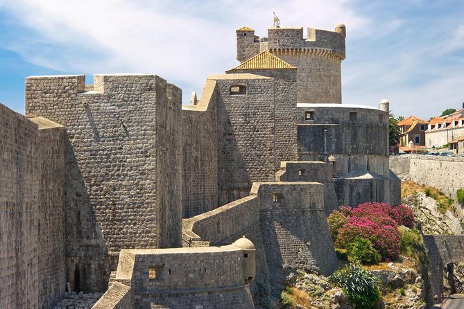 Dubrovnik: Ancient City Walls & Wars Walking Tour - Walls & Wars in Dubrovnik: what makes it more than a photo stop