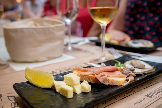 Dubrovnik Food and Drink Walking Tour with a Local Guide - Sponza Palace to the Old Port: trading power you can still see