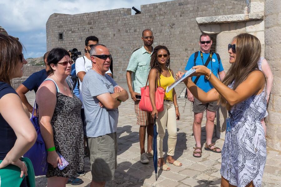 Dubrovnik: Game of Thrones&Lokrum Island Walking Tour - Lokrum Island: Qarth vibes, peacocks, and the official Iron Throne photo