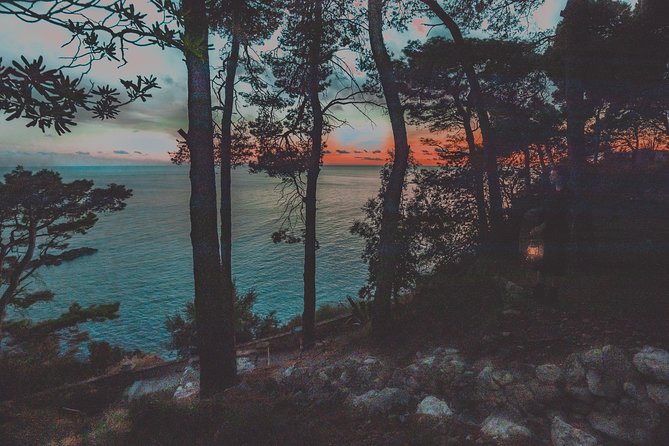 Dubrovnik Ghosts and Mystery Walking Tour - What kind of traveler should book this?