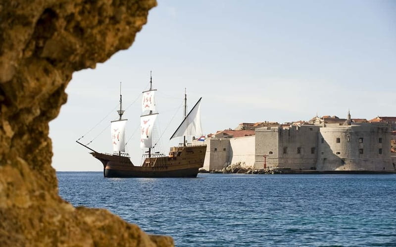 Dubrovnik: Karaka - Game of Thrones Cruise & Walking Tour - Dragon Blood on Board and the GoT Atmosphere