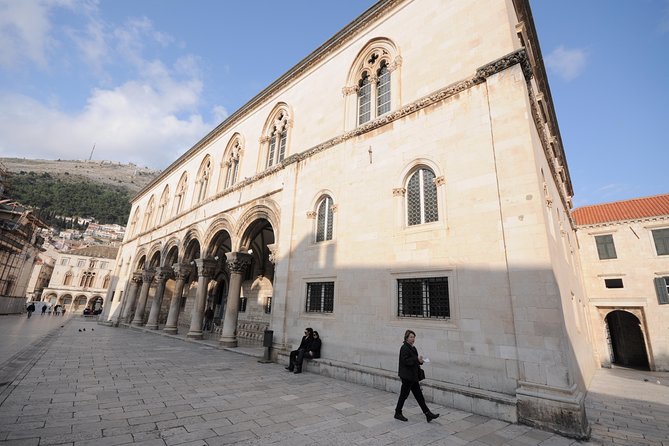 Dubrovnik Old Town History Walking Tour - Orlando Column and Luža Square: Finishing With St. Blaise, Bells, and Names to Watch For