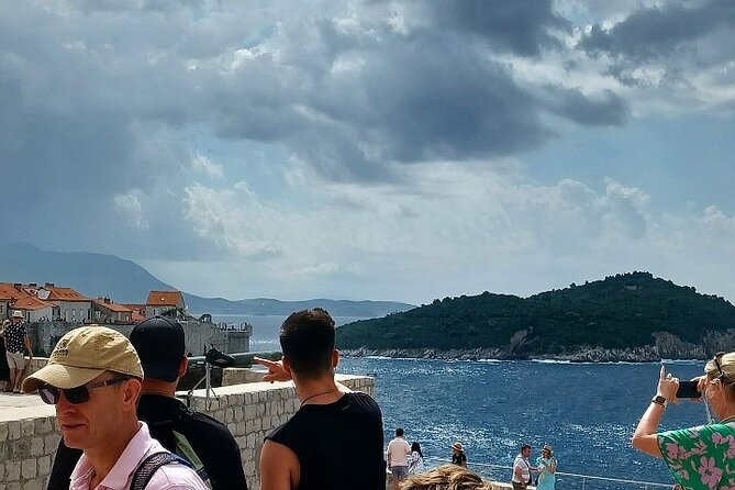 Dubrovnik: Old Town Walking Tour - Sponza Palace and Rector’s Palace pass-by: trade power in street form