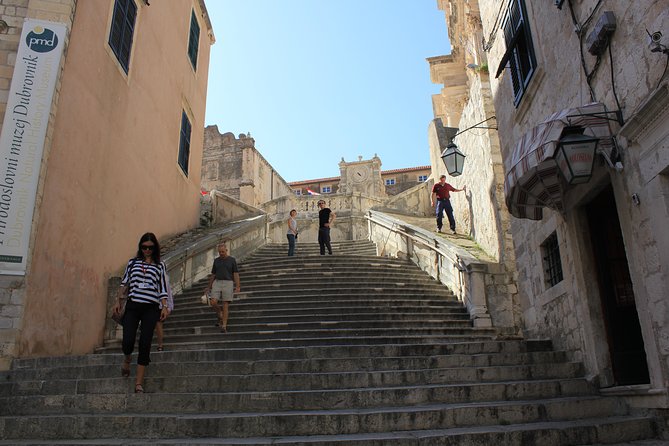 Dubrovnik: Old Town Walking Tour - How the headsets and guide style make the Old Town easier