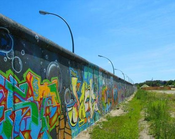 East Berlin and the Berlin Wall 2-Hour Walking Tour - Key highlights to look for