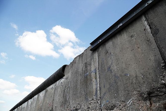 East Berlin and the Berlin Wall 2-Hour Walking Tour - Berlin Wall memorial: the preserved section and why touching matters