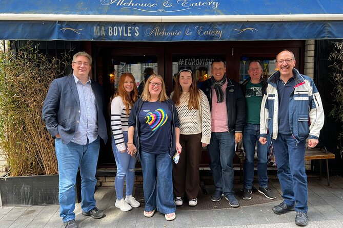 Eat and Explore Liverpool Walking Tour - Guides, personality, and the small-group advantage