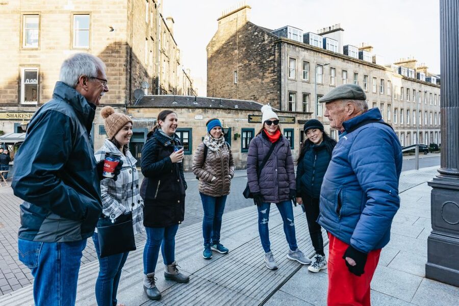 Edinburgh: 3-Hour Guided Walking Tour - Milne’s Court, Riddles Court, and Anchor Close: history in narrow space