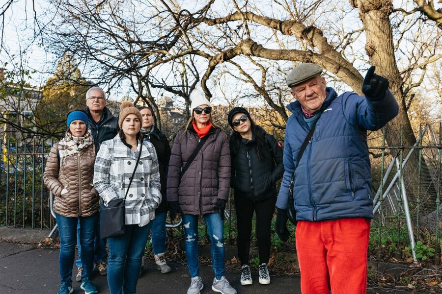 Edinburgh: 3-Hour Guided Walking Tour - Jolly Judge break and Deacon Brodies Tavern coffee or tea