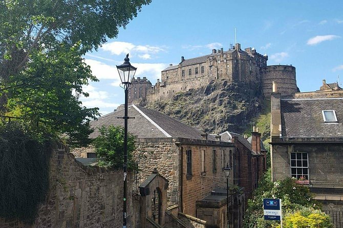Edinburgh Castle Guided Walking Tour in English - Should you book this Edinburgh Castle guided walk?