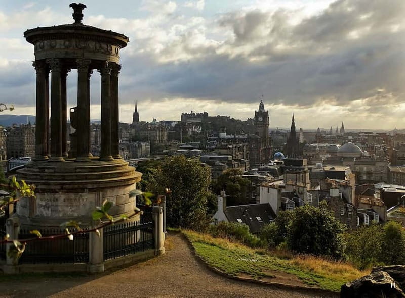 Edinburgh: Dark History Royal Mile Walking Tour - What to wear and when to go for a smoother evening