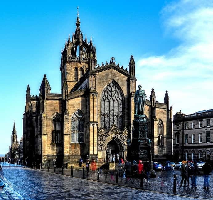 Edinburgh: Dark History Royal Mile Walking Tour - Meeting at St Giles Cathedral: The easiest start in Edinburgh