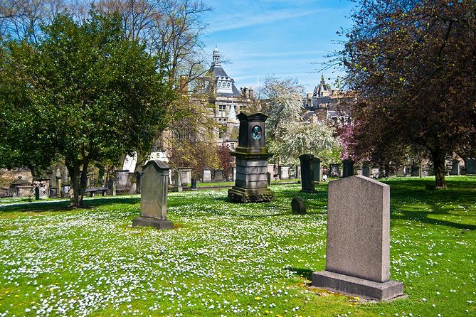 Edinburgh Darkside Walking Tour: Mysteries, Murder and Legends - Who should book this Edinburgh Darkside tour