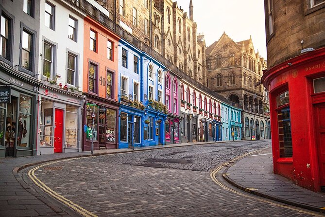 Edinburgh Full Day Walking Tour with Castle Included -Small Group - Heart of Midlothian and the closes: learning the Old Town’s logic