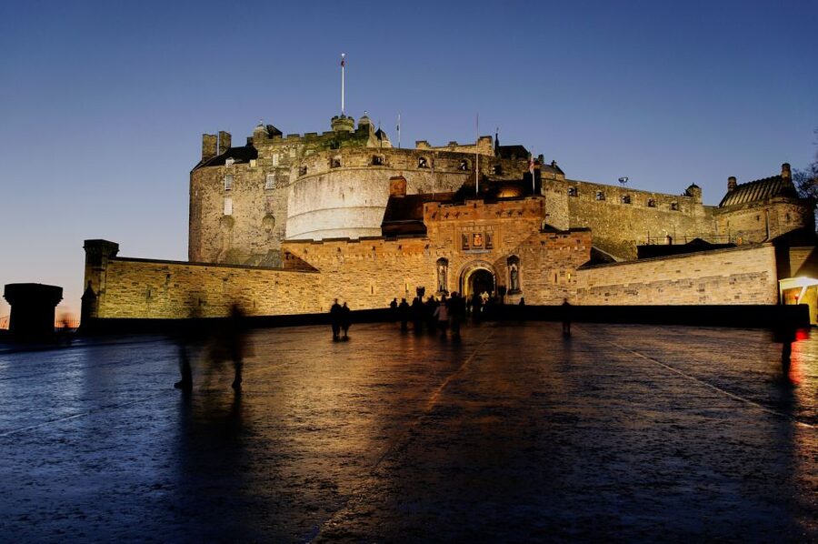 Edinburgh: Guided Ghost Walking Tour - Timing, pacing, and how not to lose the thread