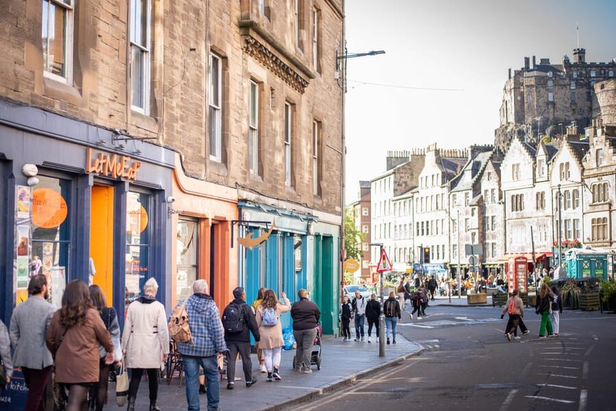 Edinburgh: Guided Harry Potter Walking Tour - Waverley Station and Old College: Where the Real Story Begins