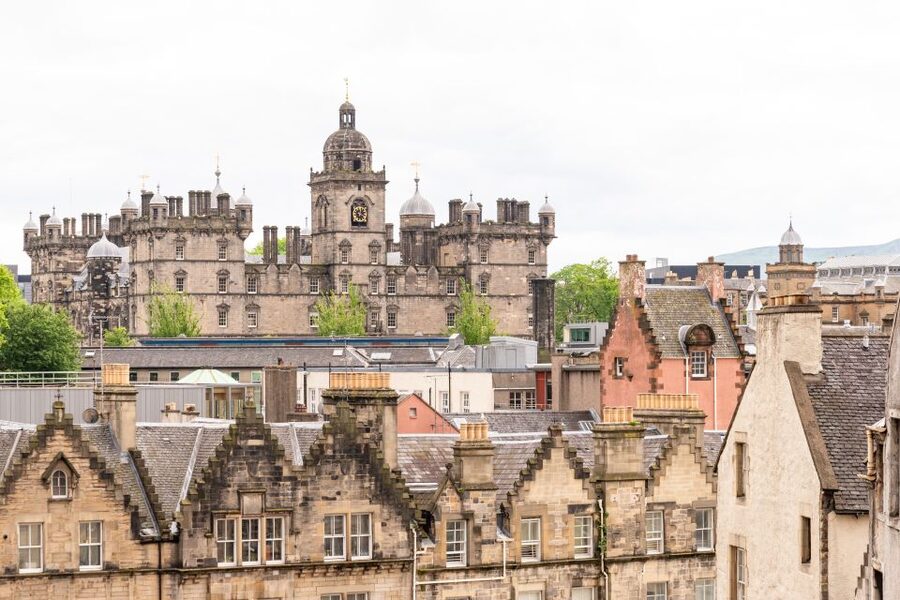 Edinburgh: Harry Potter Magical Guided Walking Tour - Guides, Languages, and the Interactive Tone
