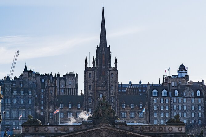 Edinburgh Old Town: Historical Guided Walking Tour - Language, group size, and comfort details that actually matter