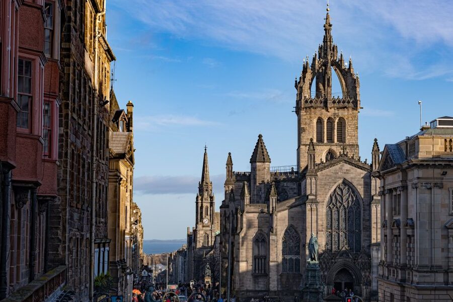 Edinburgh: Old Town History Walking Tour - Meeting at Advocates Close: Your Starting Point Matters