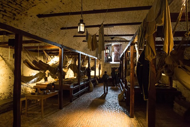 Edinburgh Skip-the-Ticket-Line Castle Walking Tour - Meeting point, timing, and how the 90 minutes fit your day