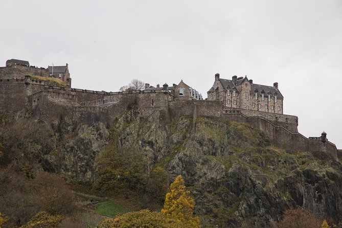 Edinburgh Skip-the-Ticket-Line Castle Walking Tour - St Margaret’s Chapel and the dog cemetery stop that sticks