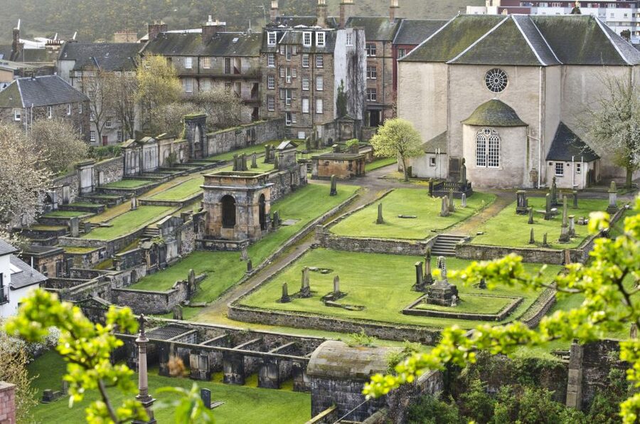 Edinburgh: The Dark Side Walking Tour - Canongate Kirkyard: where the tour gets its spine