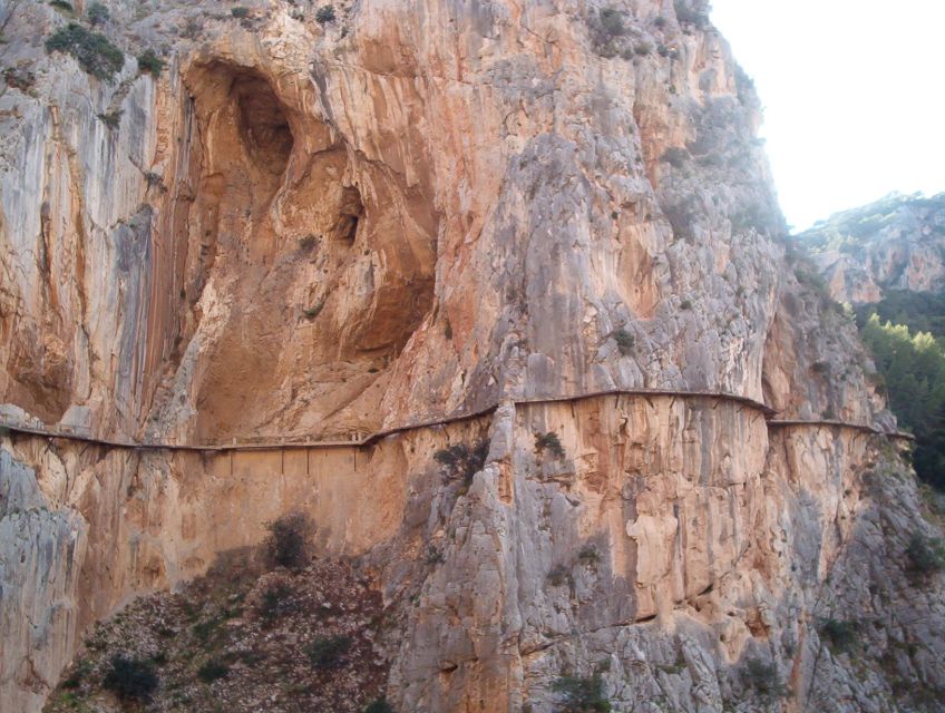 El Chorro: Caminito del Rey Gorge Route Guided Walking Tour - Should you book this Caminito del Rey guided tour?