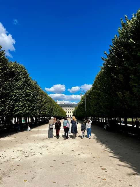 Emily inspired walking tour - Saint-Germain-des-Prés, a Favorite Park Moment, and the Show’s Social Side