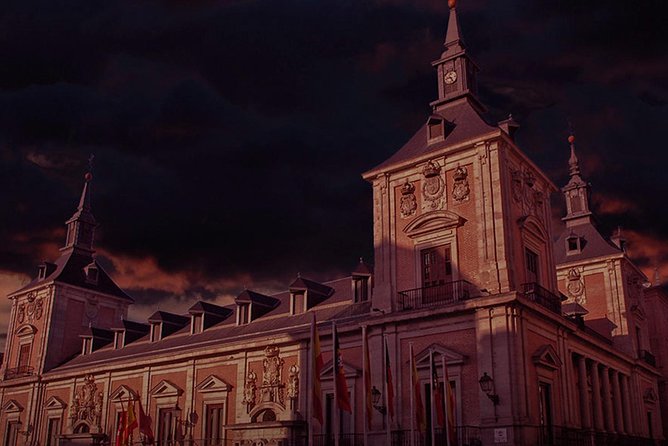 Evening Walking Tour: Spanish Inquisition & Legends of Old Madrid - Plaza de la Villa: old Madrid’s darker streets in manageable bites