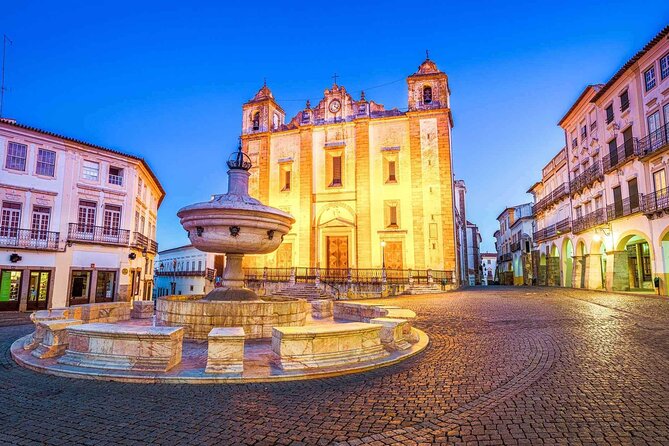 Évora: Private walking tour with tickets to main monuments - Chapel of Bones: Macabre, Real, and Surprisingly Unforced