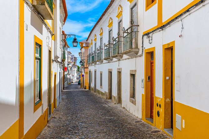 Évora: Private walking tour with tickets to main monuments - Igreja de São Francisco and Palacio de Dom Manuel: The Golden Convent Era