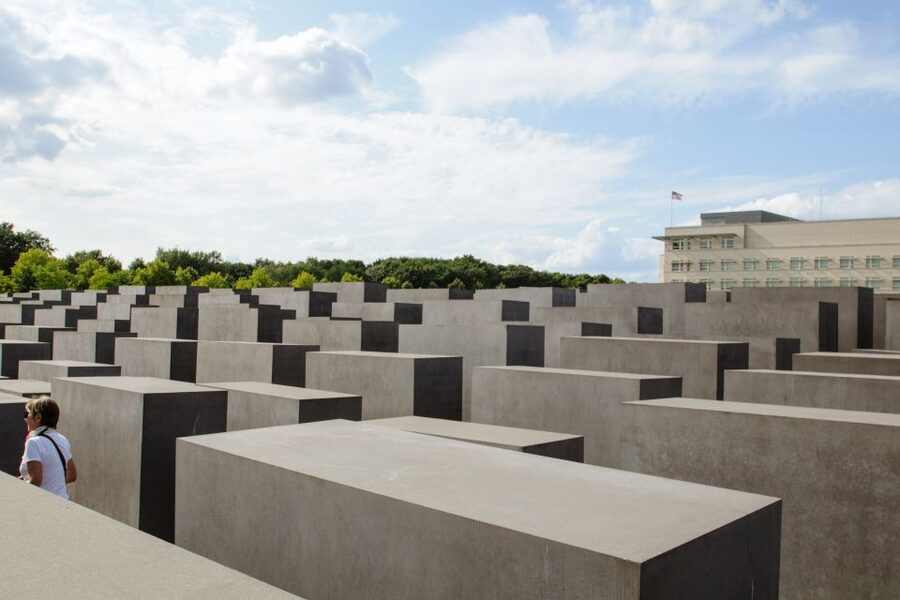 Explore Berlin: Walking Tour of All The Iconic Sites - Reichstag and Brandenburg Gate: Seeing Symbols Through the Story