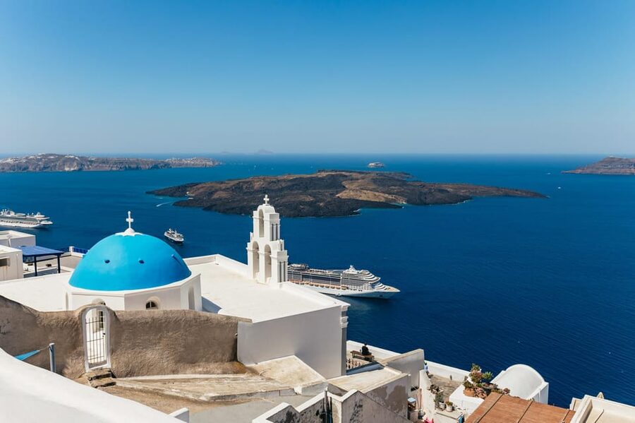 Fira: Guided Foodie Walking Tour with Tastings - Olive oil tasting and honey: the two flavors that tell the whole story