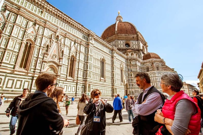 Florence: City Highlights Walking Tour + Wine Windows Option - Medici power, explained where you can actually see it