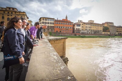 Florence: City Highlights Walking Tour + Wine Windows Option - A 90-minute orientation that helps you walk Florence with confidence