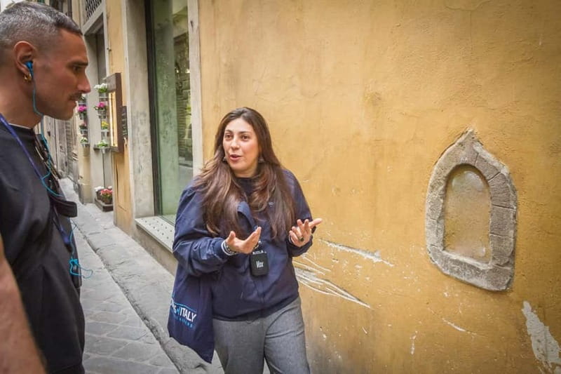 Florence: City Highlights Walking Tour + Wine Windows Option - What you do not do: no monument interiors, and that can be smart