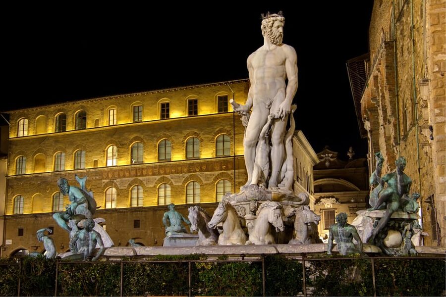 Florence: Dark Secrets & Scandals Evening Walking Tour - Palazzo Strozzi to the Church Streets: Where Betrayal Becomes Architecture