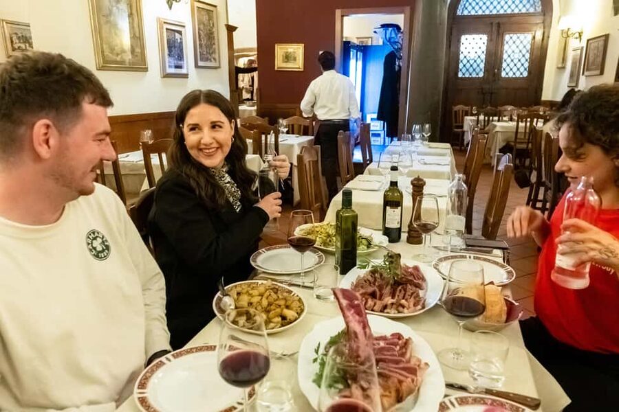 Florence: Food Walking Tour with Local Steak and Tuscan Wine - Gelato finish: end sweet, then ask for follow-up plans