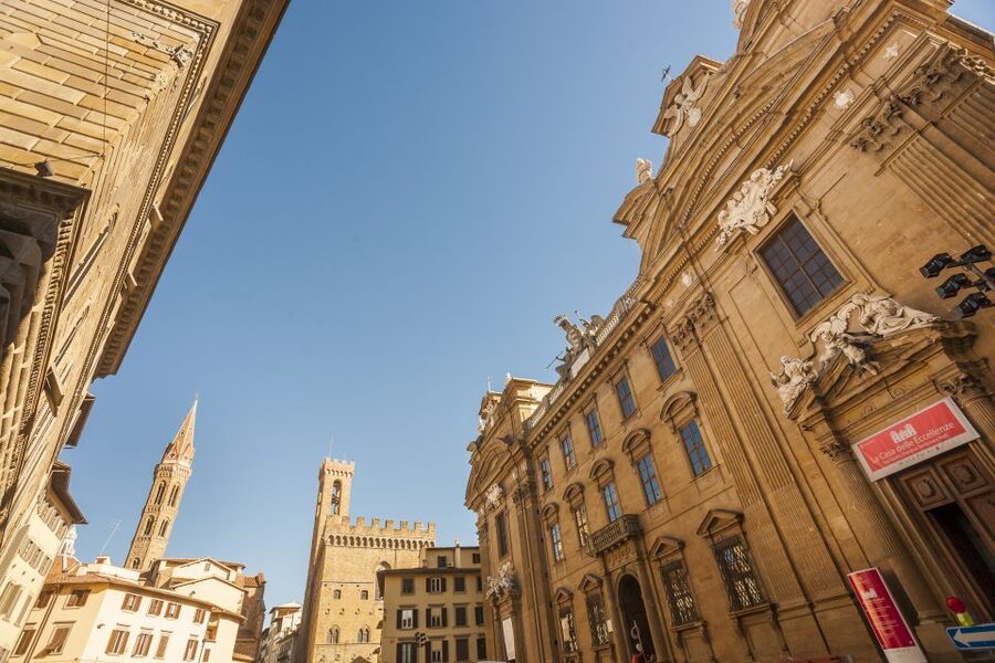 Florence: Private Walking Tour of Florence's Hidden Gems - Piazza Signoria and Neptune’s Fountain: sculpture, politics, and quick photos