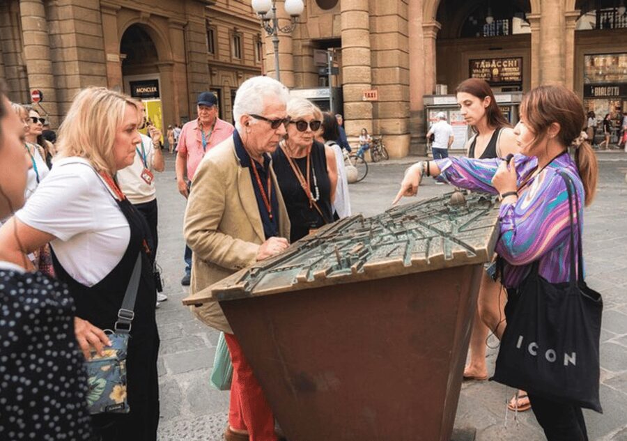 Florence: Small Group Guided Walking Tour - Piazza della Signoria: where the Renaissance story gets political
