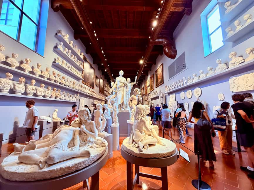 Florence: Uffizi & Accademia Small Group Walking Tour - Skip-the-line tickets and radios: how you really save time