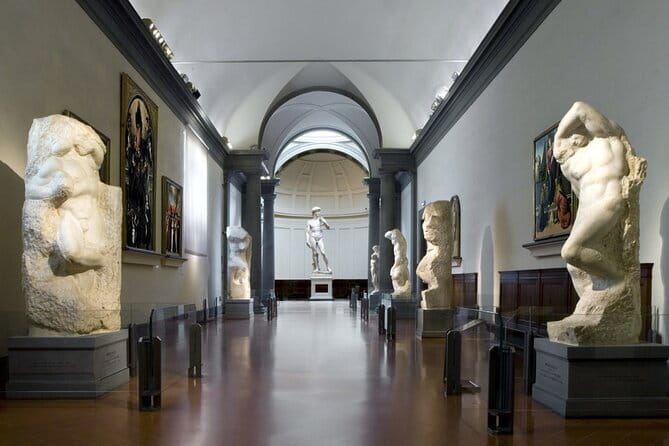 Florence Walking Tour with Accademia, Uffizi & Lunch - Meeting point reality: start on time or you lose your slot