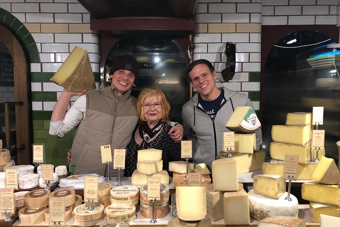 Foodies Bucket List - Walking Tour - Small-group format (max 8): why it feels personal