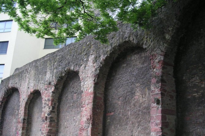 Frankfurt Highlights English Walking Tour - Old Jewish Cemetery: A Quiet, Important Stop You’ll Remember