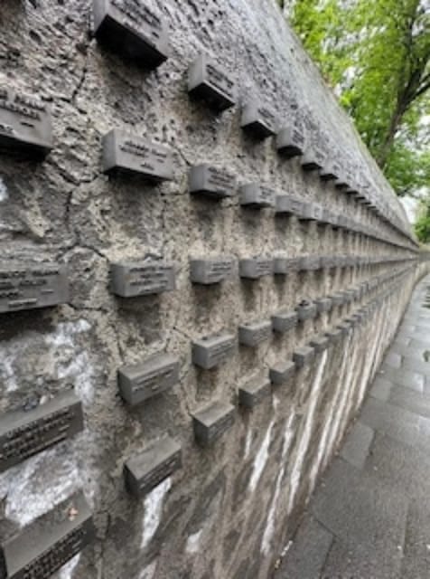 Frankfurt on Foot Daily Walking Tour in English - Book Burning Memorial and the Stolper Steine: Memory You Can Walk Past